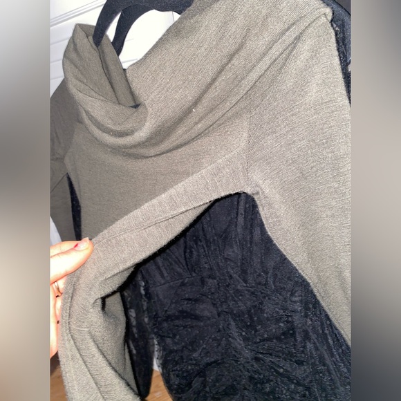 TOBI Off the Shoulder Bodycon Sweater Knit Dress - Picture 9 of 10